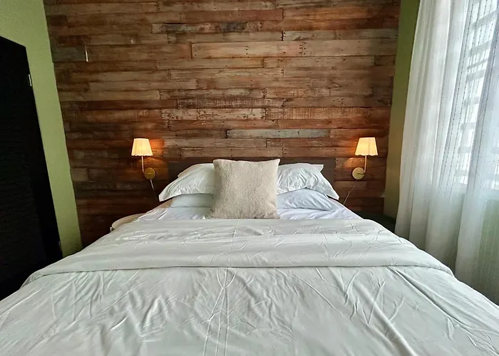 Isla Verde By The Beach Guest House