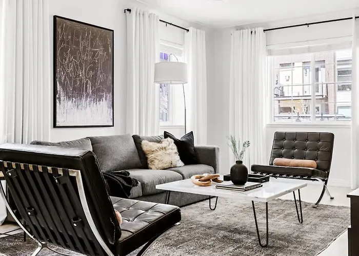 New Stylish Sanctuary - King Beds - Sloans Lake