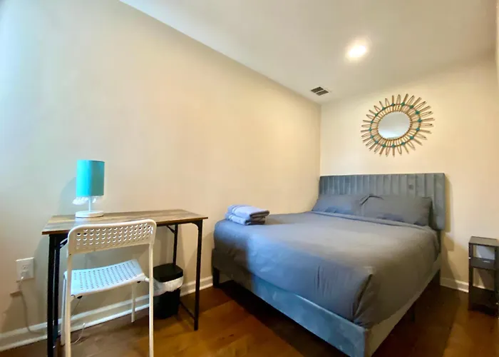Cozy House At South Philly New Bold