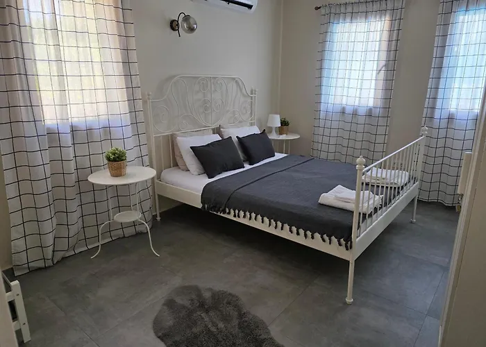 2-Bedroom Flat With A Private Swimming Pool
