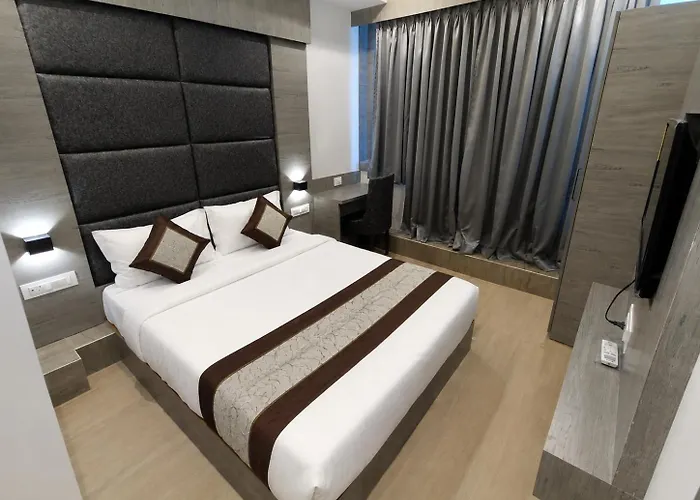Hotel Beverly Palace Santacruz - Near Bkc - Mumbai Airport T1 - Local Unmarried Couples Not Allowed