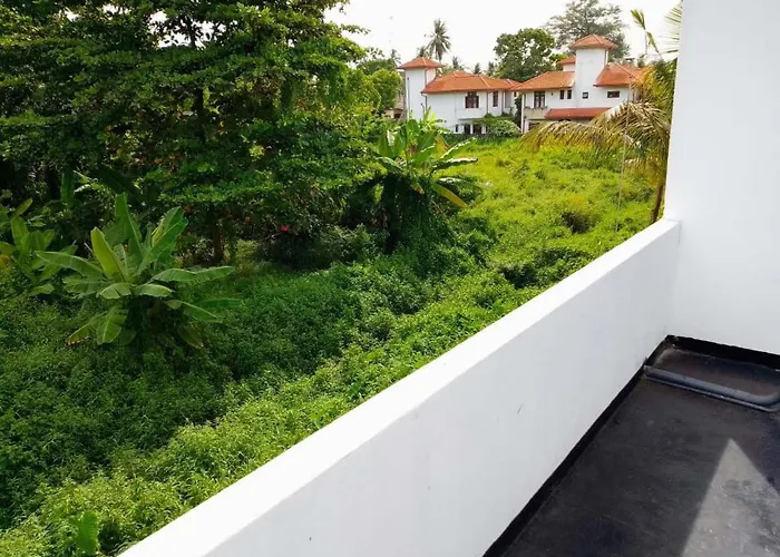 Tropical Suites - Airport Transit Residence