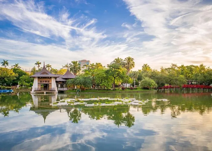 E Moon Hotel