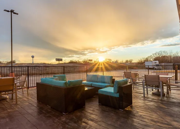 Holiday Inn Express & Suites Kearney By Ihg