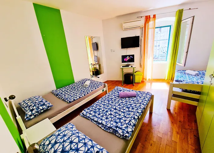 Croparadise Hostel