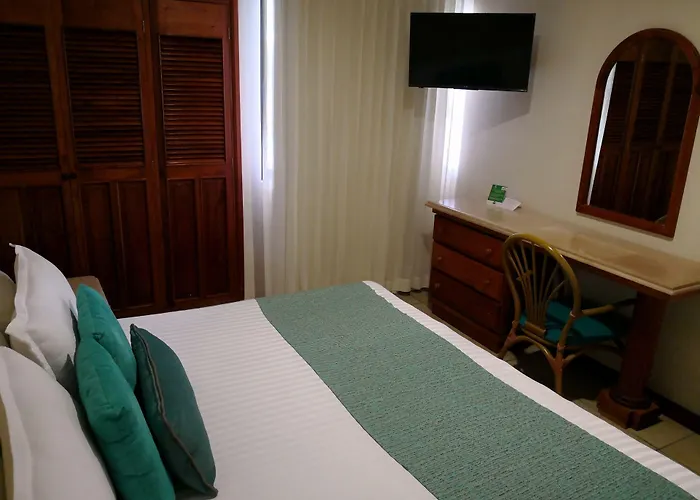 Hotel Playa Marina