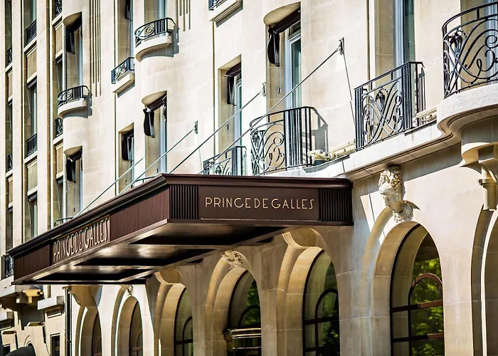Paris Hotels with Tennis Court