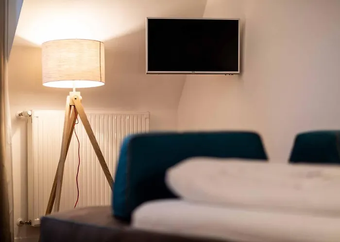Stay Cooper L Guesthouse Zum Loewen