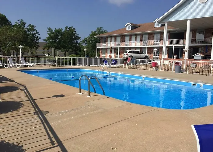 Twelve Oaks Inn