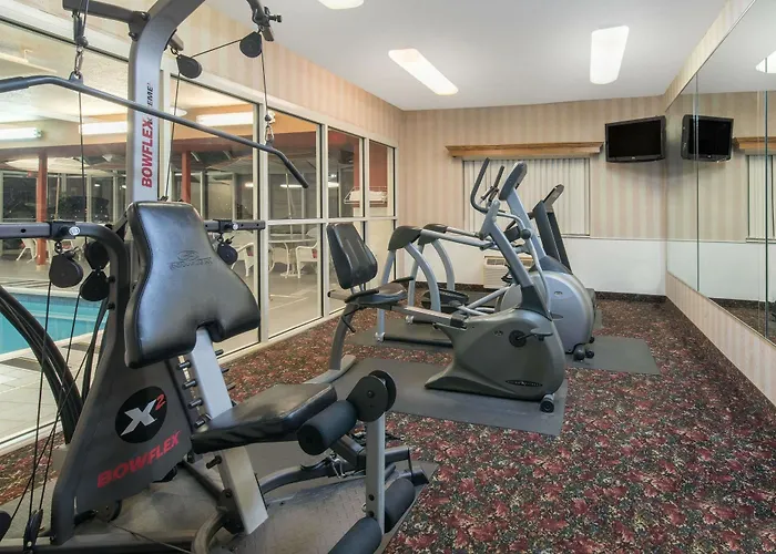 Ramada Limited Bismarck Hotel