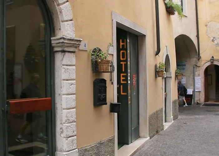 Hotel Modena Old Town Malcesine