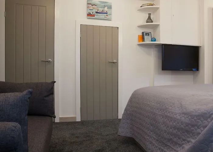 The Studio @ 93 Bernard Rd